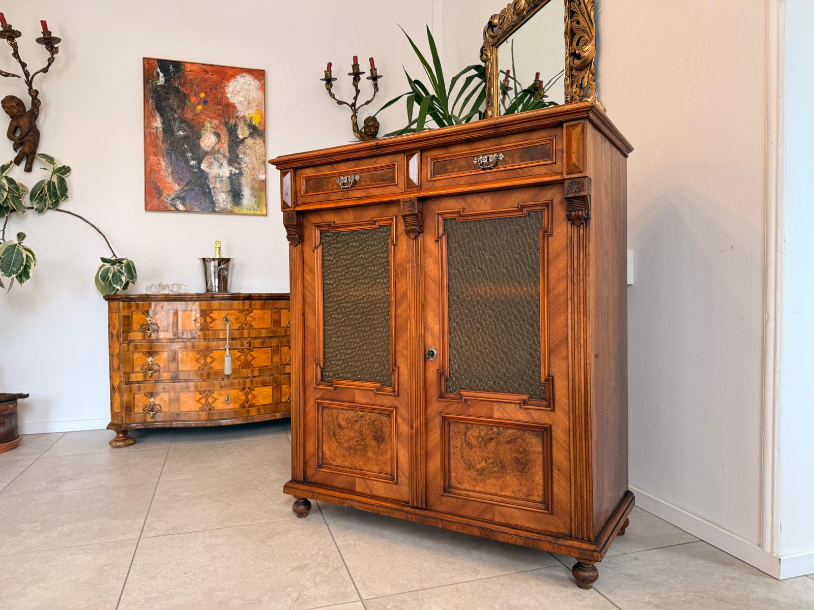 Gründerzeit Vertiko Halbschrank Anrichte Nussholz Antiquität D2661