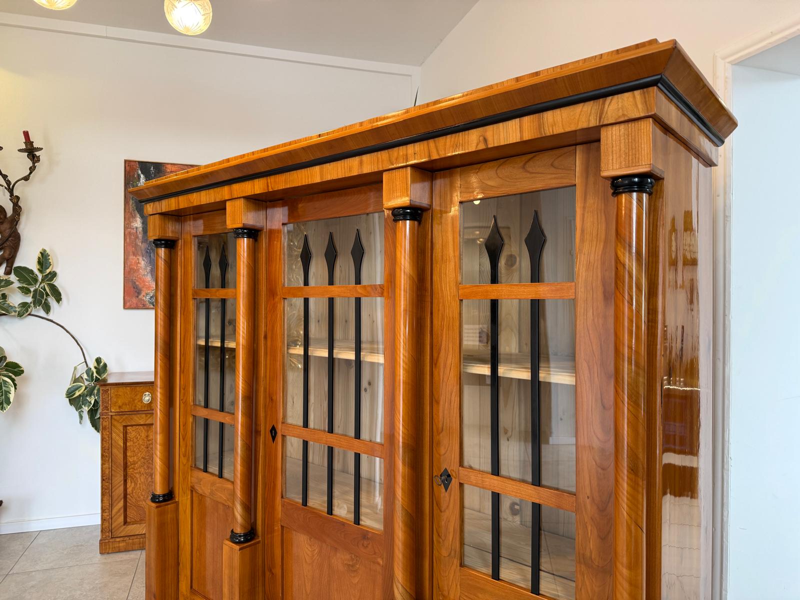 SALE Restaurierte Vitrine Biedermeier Stil Bücherschrank Sammlervitrine D1199