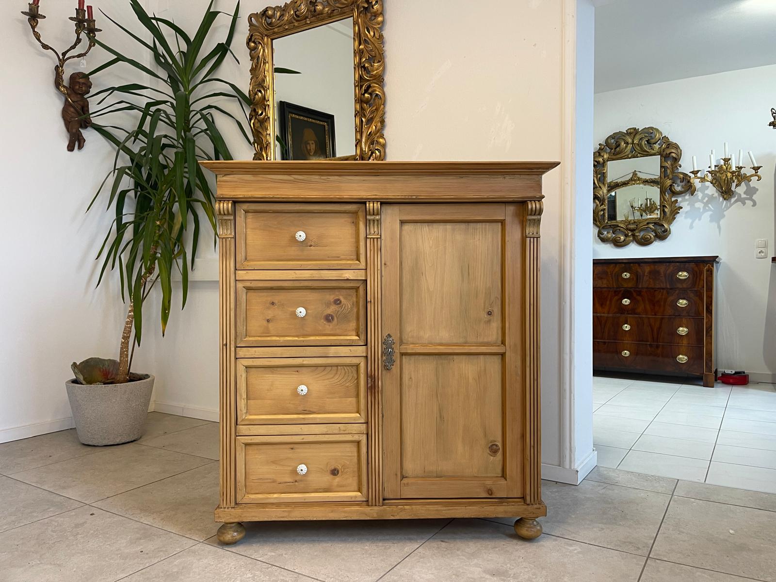 ALTER uriger Brotschrank Almerschrank Speiskasten Bauernmöbel Bauernkasten A5474