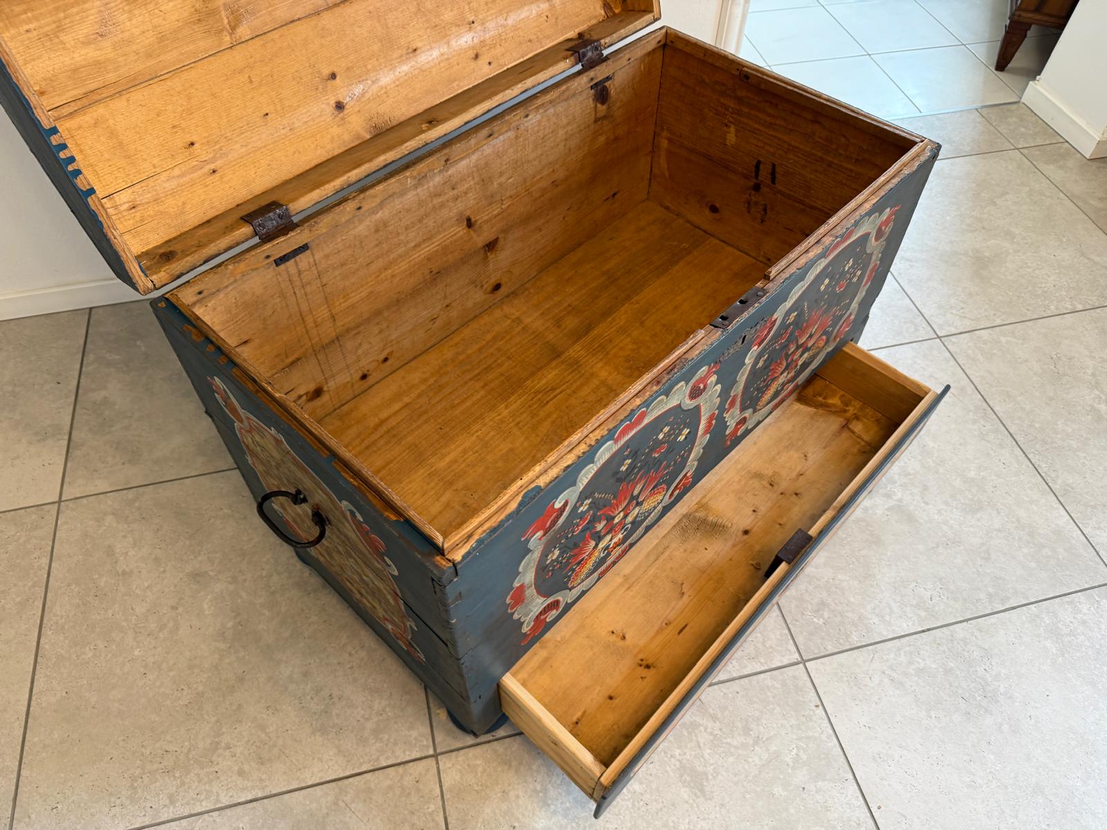 Urige handbemalte Tiroler Truhe Landhaustruhe Bauerntruhe G2271