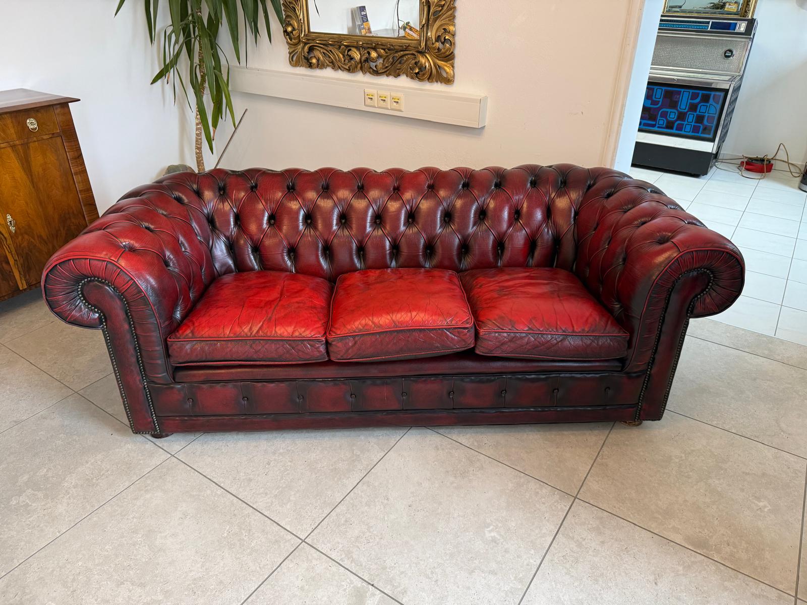 Chesterfield 3er Clubsofa Diwan Couch Oxblood Kultmöbel D2304