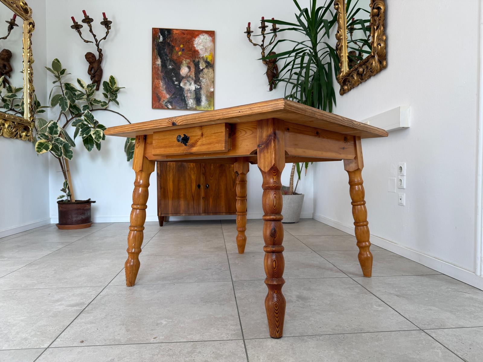 Einfacher Bauerntisch Teilmassiv Esstisch G1887