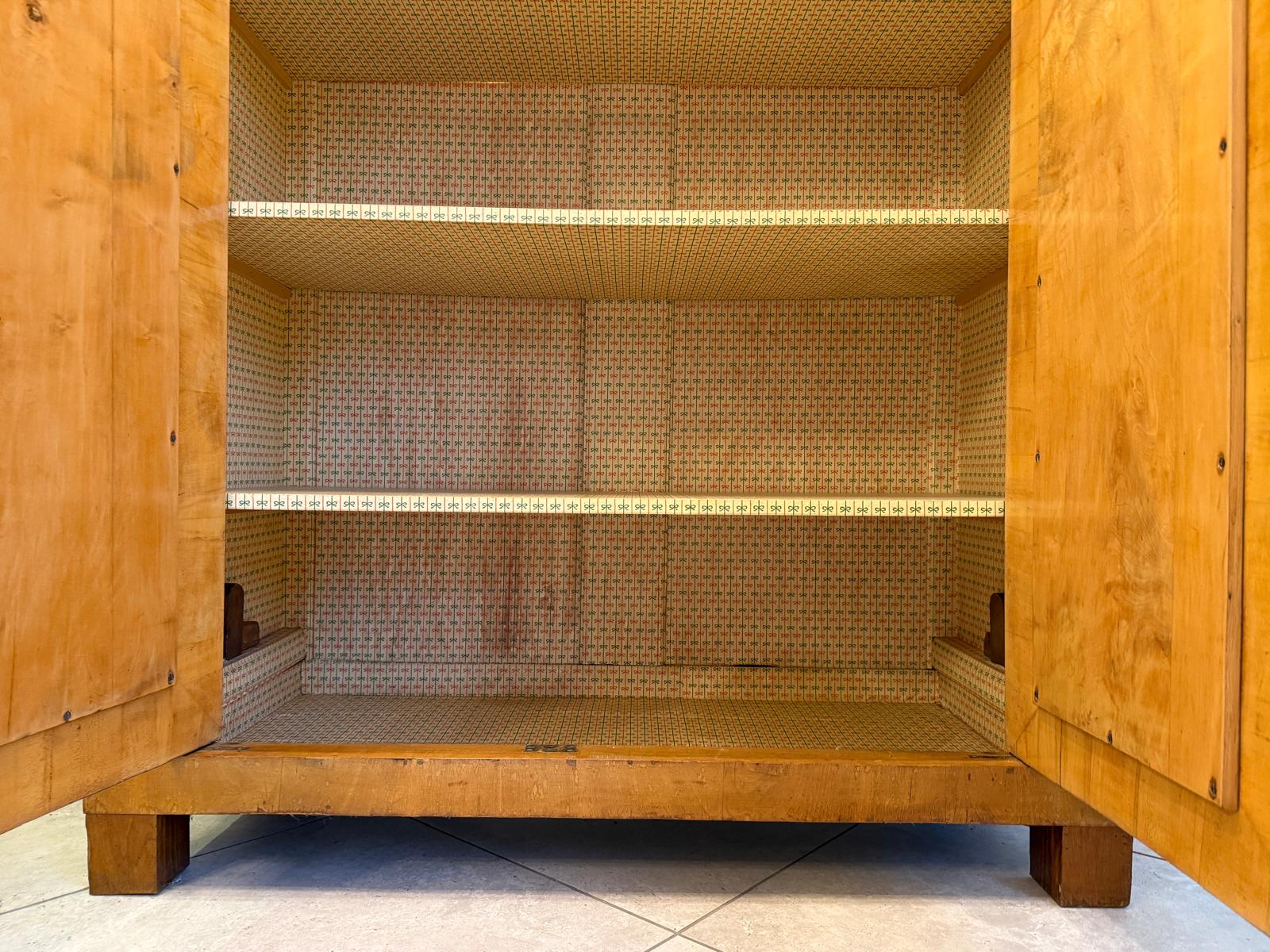 Original Biedermeier Schrank Kleiderkasten Keilschrank G2329