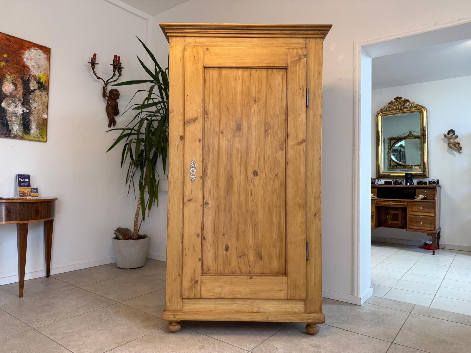 Restaurierter Biedermeier Bauernschrank Naturholzschrank G2206