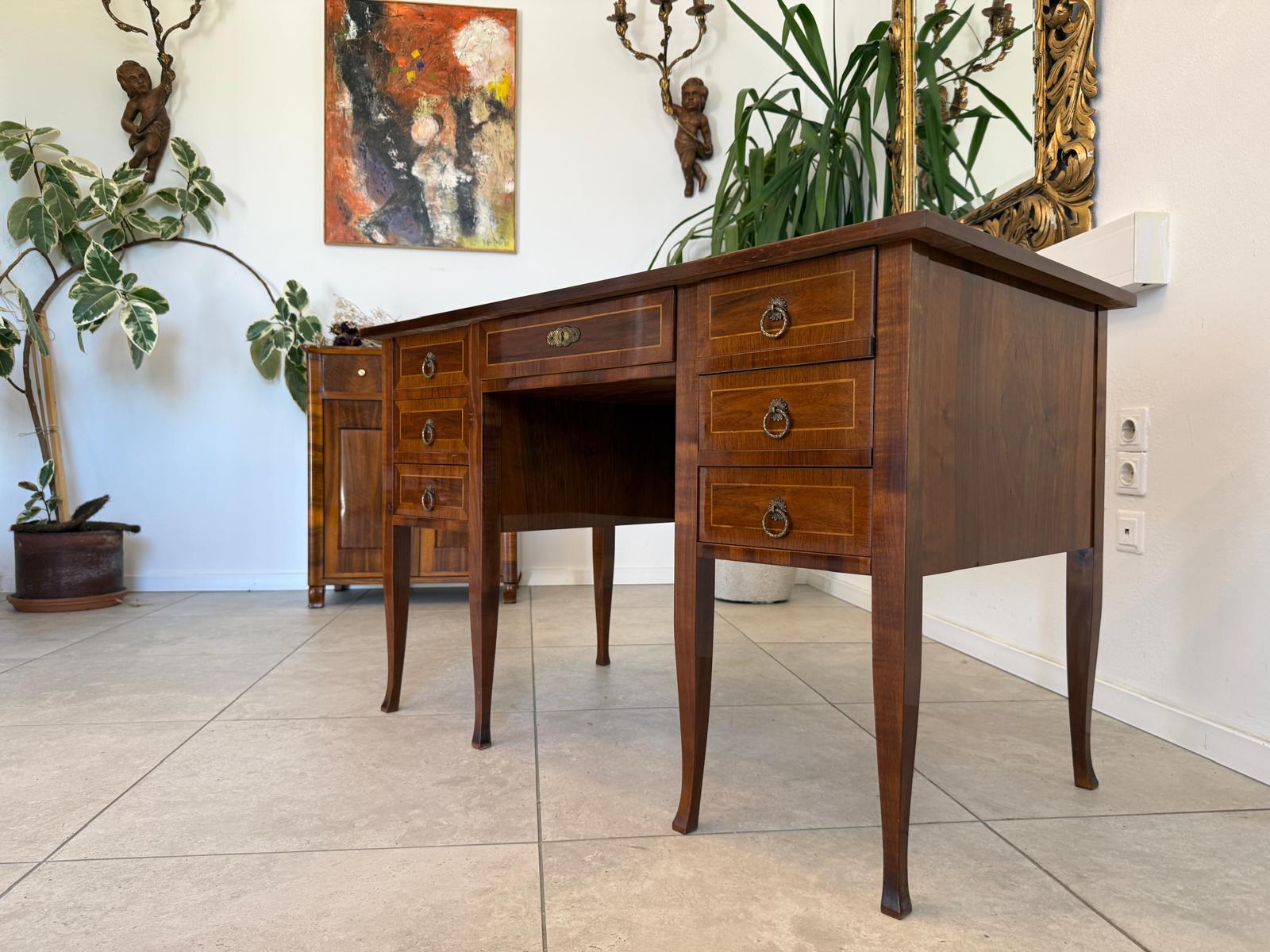 Schreibtisch Biedermeier Stil Sekretär aus Nussholz Furnier D2914