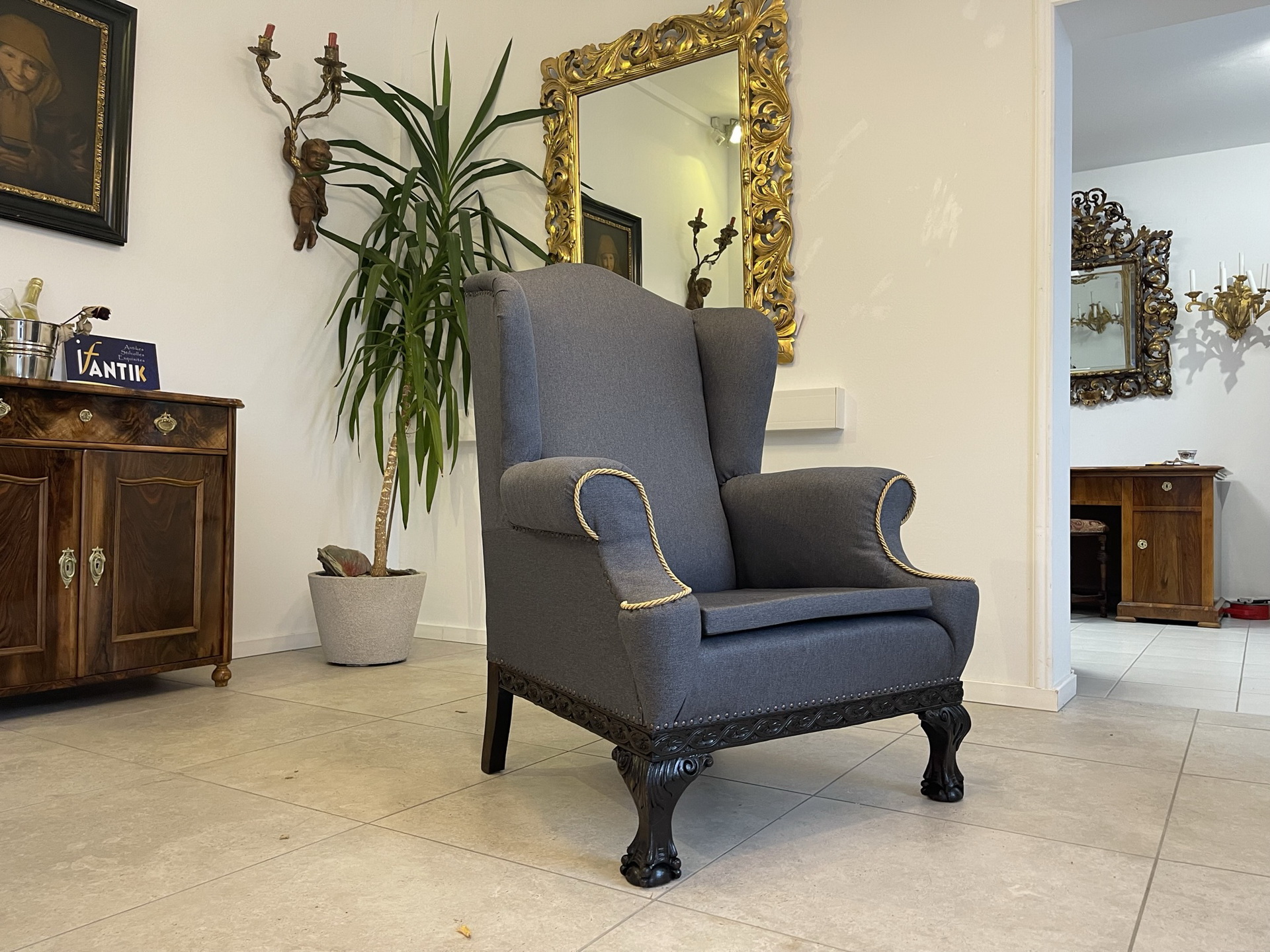Buecherschrank_09 Restaurierter Historismus Ohrenfauteuil Ohrensessel B1557