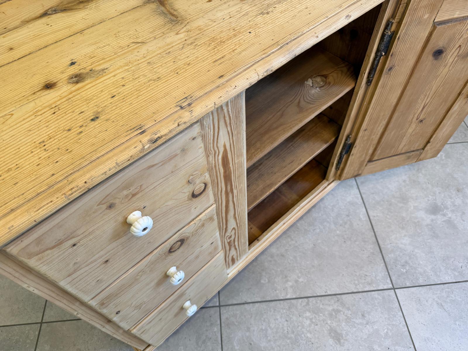 Uriger Brotschrank Biedermeier Almerschrank Vorratsschrank Bauernkasten D1101