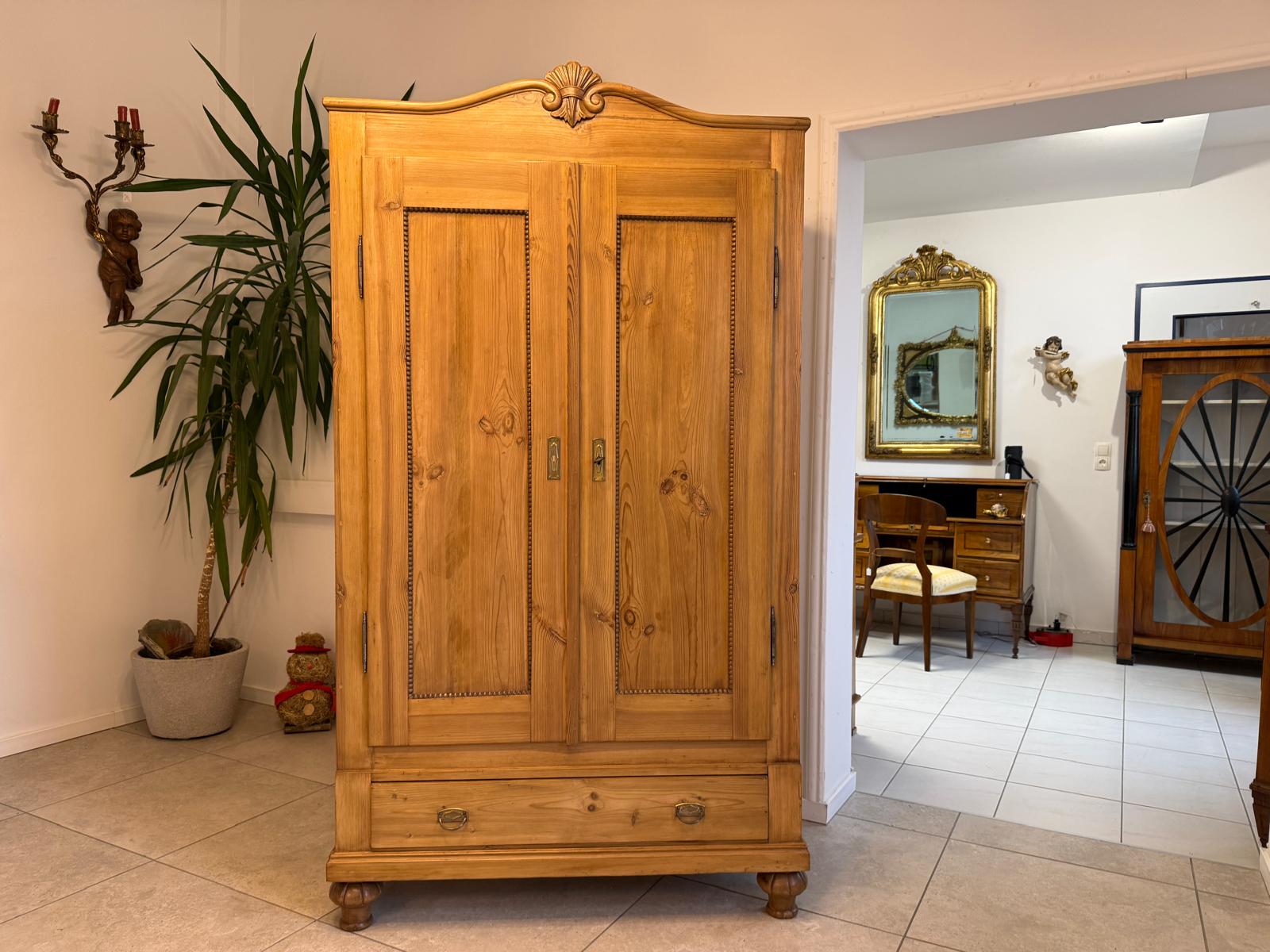 Originaler Restaurierter Bauernschrank Biedermeierschrank Hallenschrank G2257-1