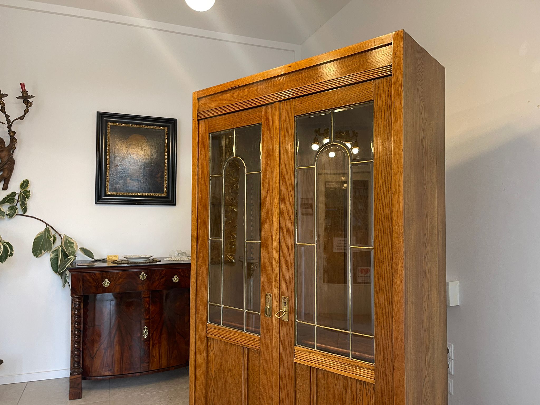 efbb6f78-5c9c-4ba7-a67c-73ae31c75cd0 Sale Jugendstil Vitrine / Bücherschrank/ Antiquität A5041