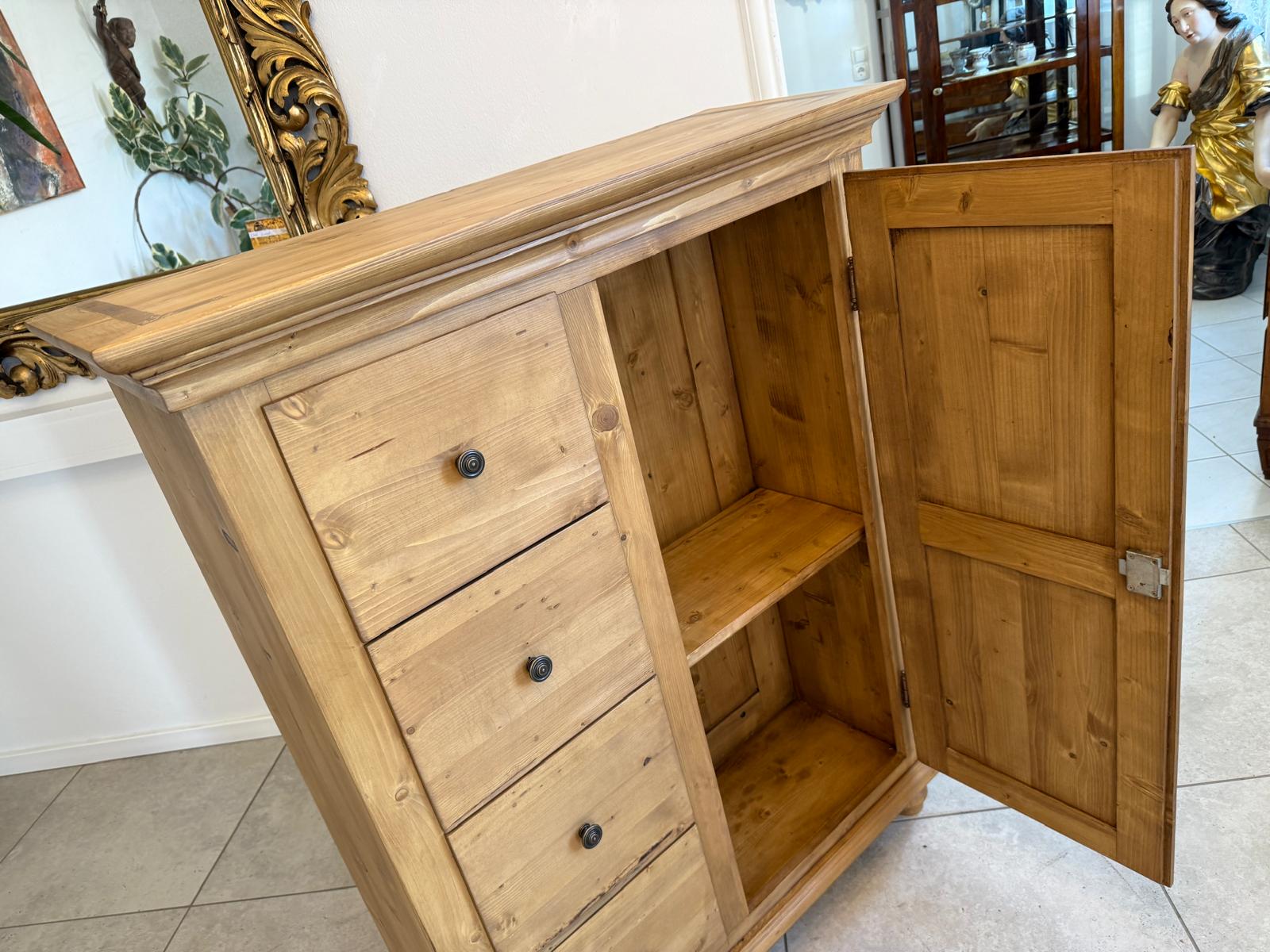 Brotschrank Almerschrank Speiskasten Bauernkasten Naturholzschrank G2182-1