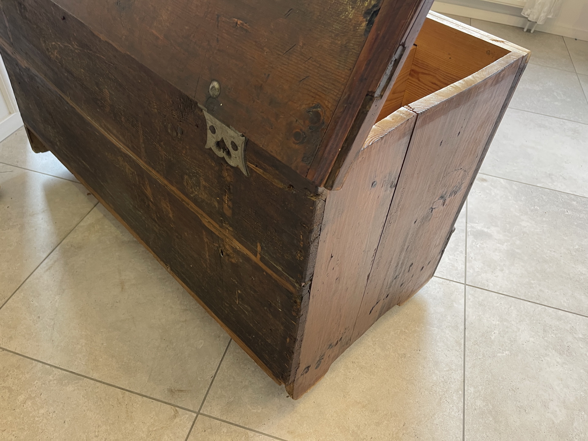 Barock-Biedermeier-131 Originale Barock Truhe Beschnitzt Naturholz A4190