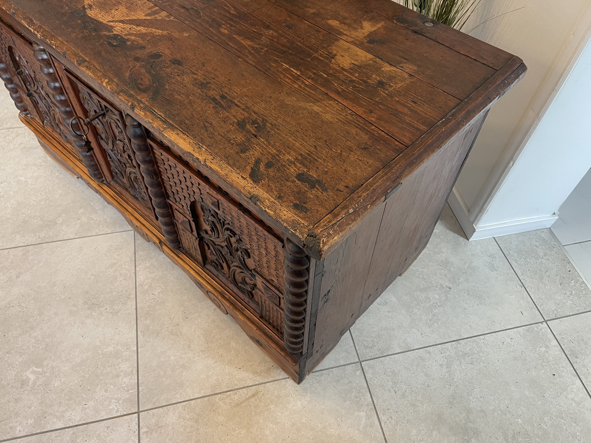 Barock-Biedermeier-110 Originale Barock Truhe Beschnitzt Naturholz A4190