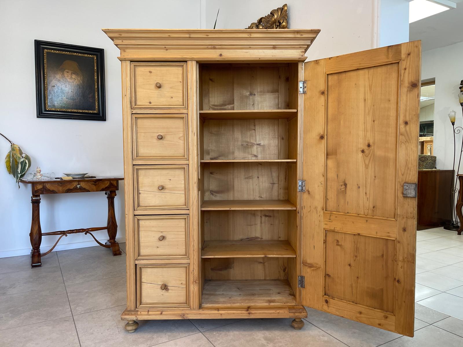Bäuerlicher uriger Brotschrank Almerschrank Speiskasten Bauernkasten G1346
