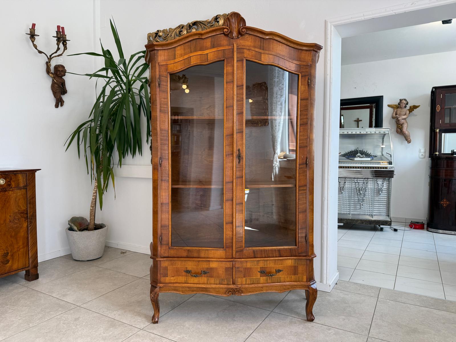 Barockstil Vitrine Intarsiert Nussholz Bücherschrank Stilschrank D2523