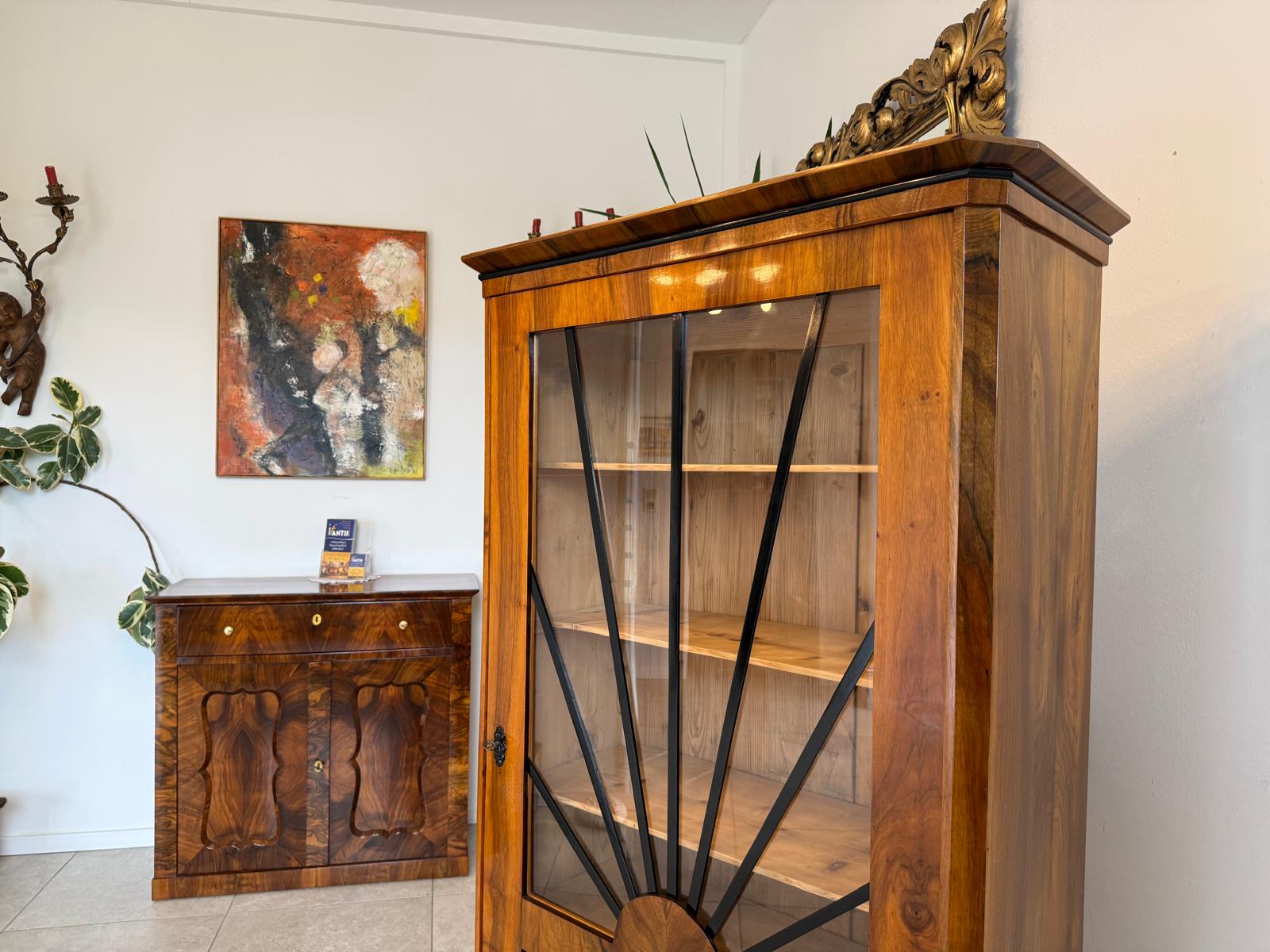 Sale Biedermeier Vitrine Sonnenvitrine Bücherschrank Bibliotheksschrank Nussholz D2477