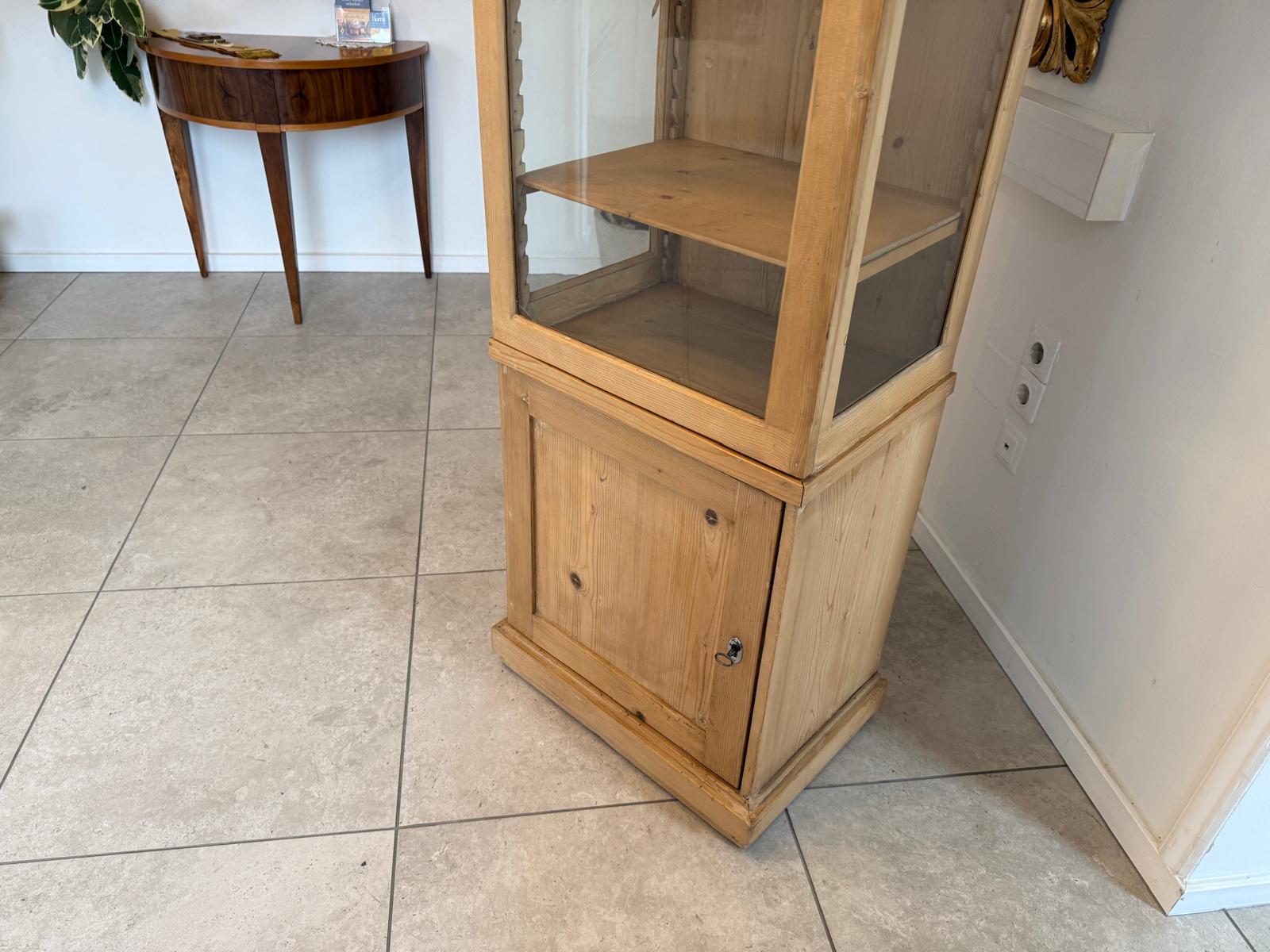 Bäuerliche Jugendstil Vitrine Bauernvitrine Naturholz Bücherschrank antik G2251