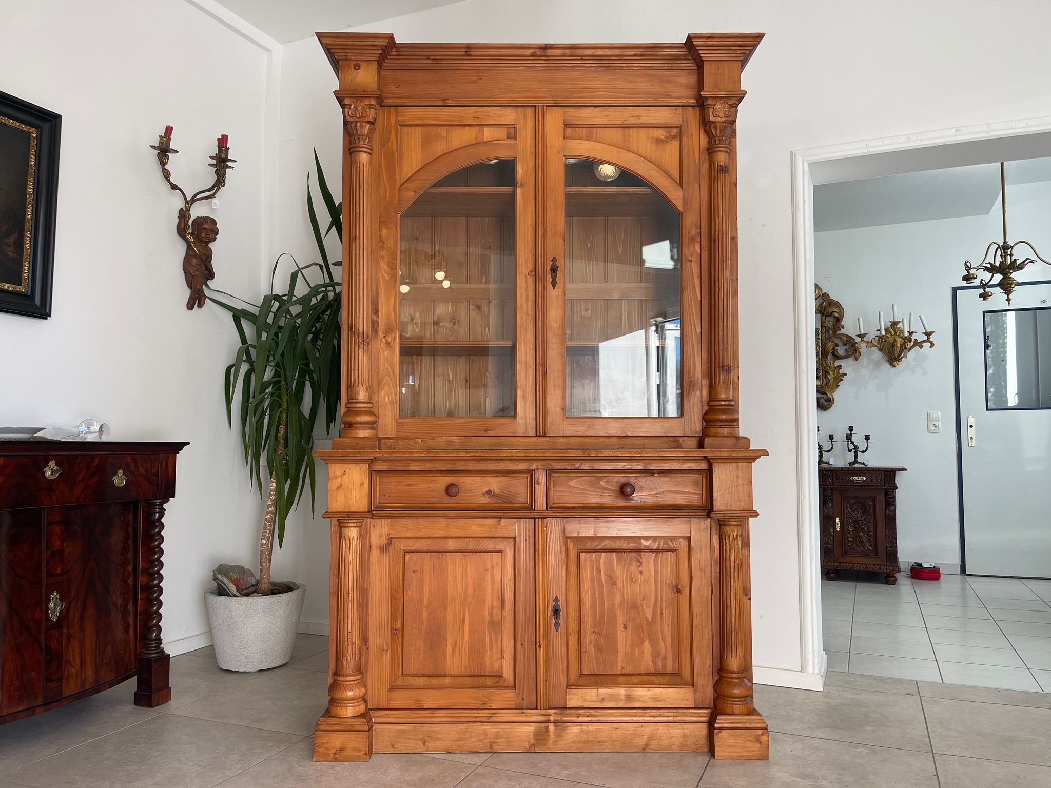 7f9f7e59-fe61-4e1b-b679-76394e87206a Bäuerlicher Vitrinenschrank Bücherschrank Bauernschrank A4984