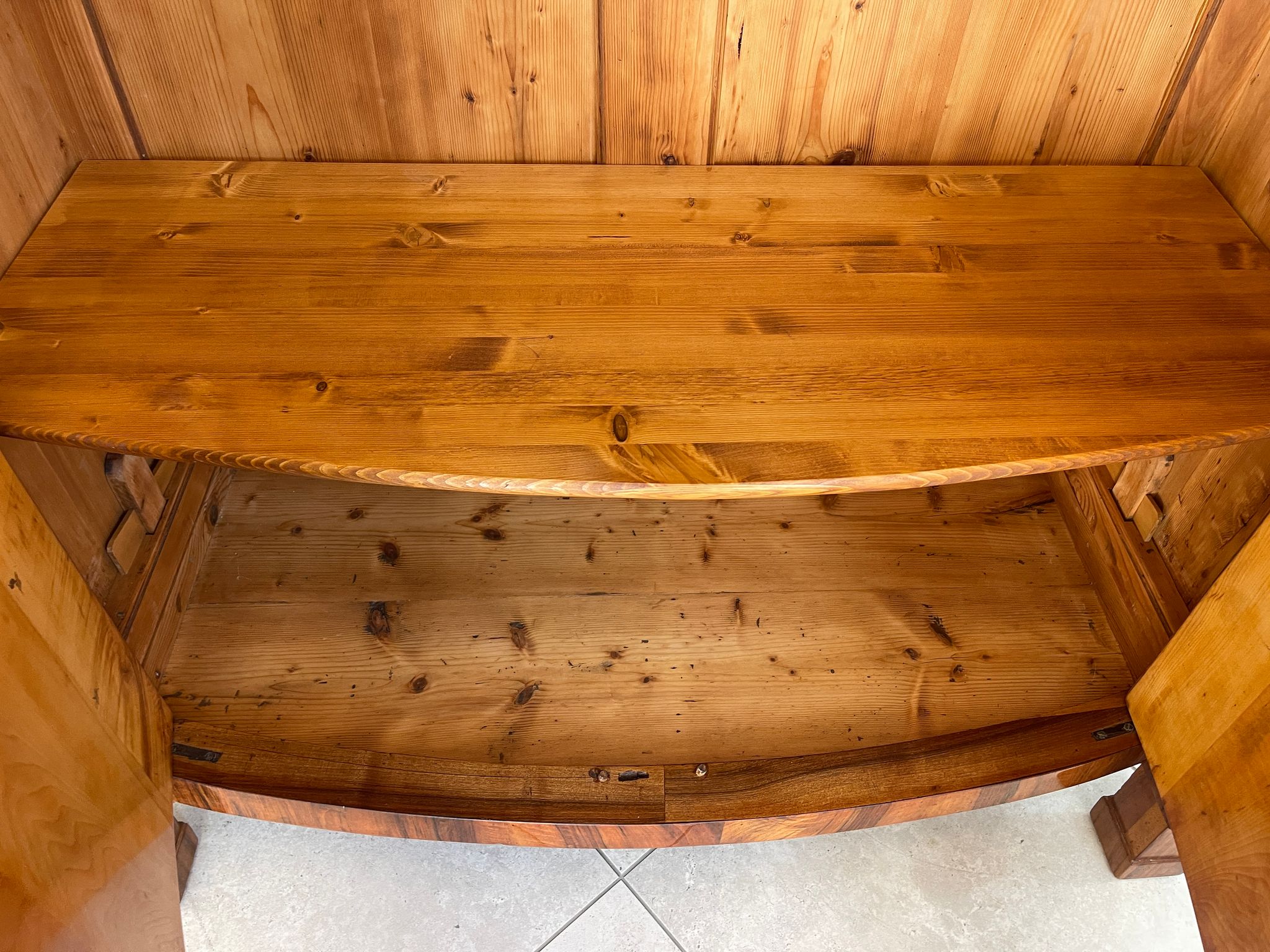 SALE Traum Empire Schrank Säulenschrank Restauriert Antiquität Marketiert G1378