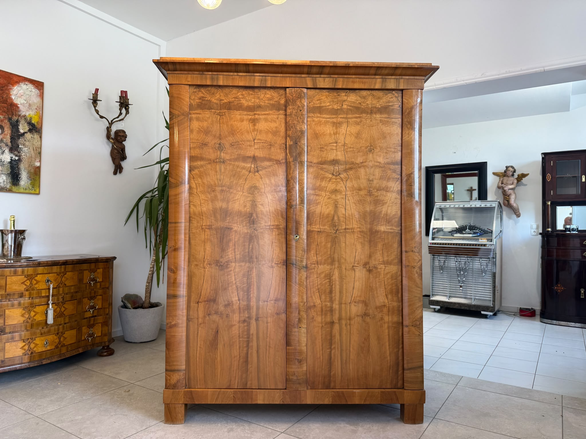 Originaler Biedermeier Schrank mit Nussholz-Furnier Antiquität D2625