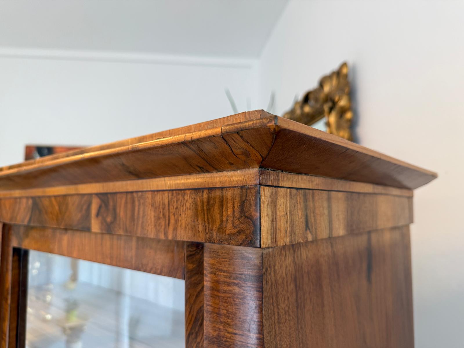 Biedermeier Vitrinenschrank Glasschrank Nussholz Antiquität G1797