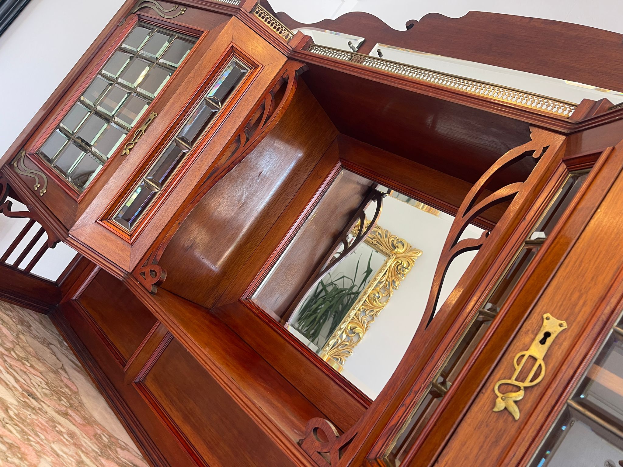 f318b523-bc26-4de5-989e-d0c919343398 Originales Jugendstil Aufsatzbuffet Bücherschrank Vitrinenschrank A4909