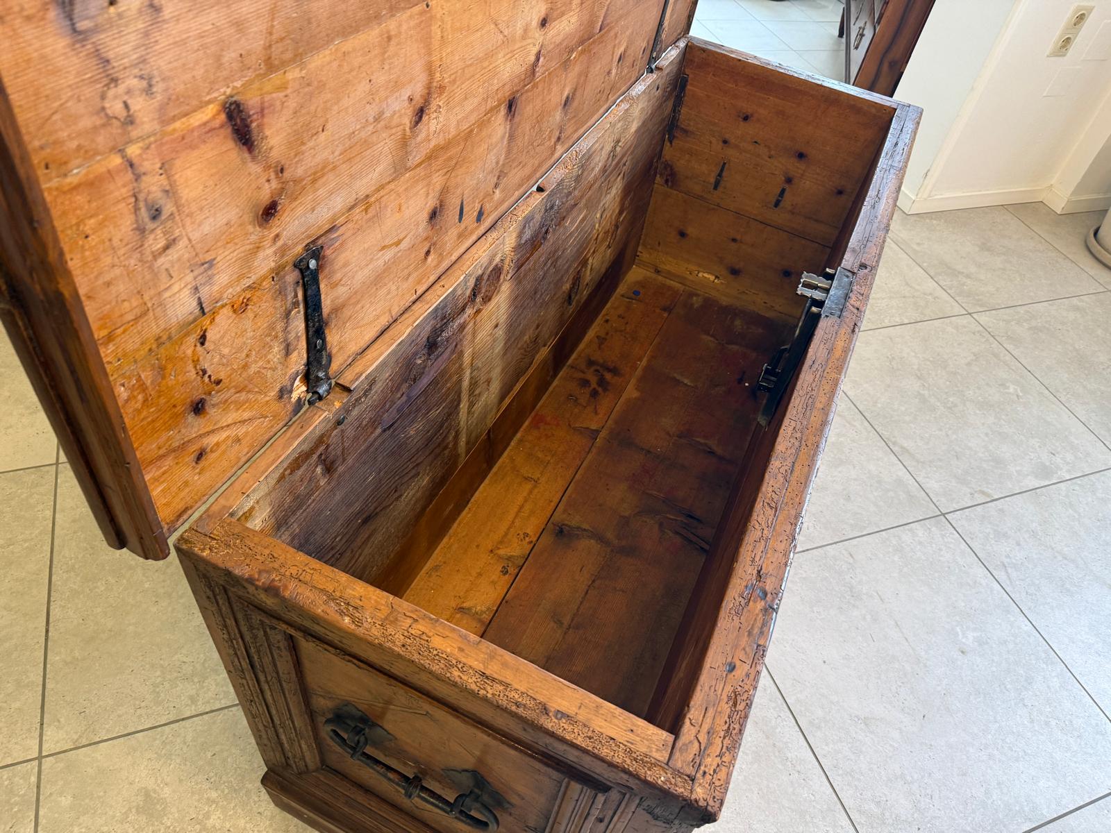 Truhe Bauerntruhe Naturholztruhe Nadelholz Bauernmöbel Antiquität G2366