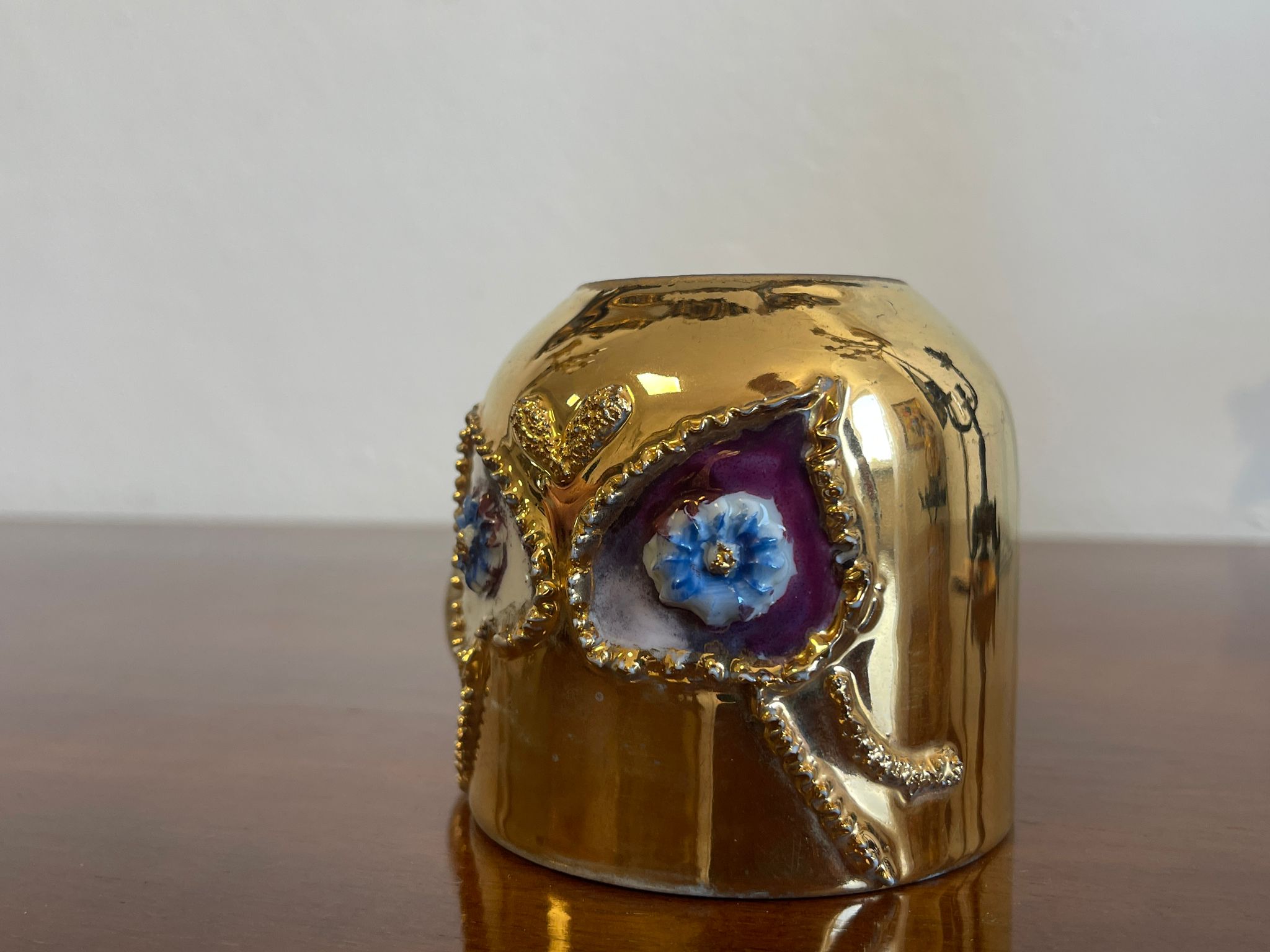 544d8052-2de1-4acb-9c1d-9fe7108b69df Antike Erinnerung Rosenhäferl Rosentasse bemalt  A4916