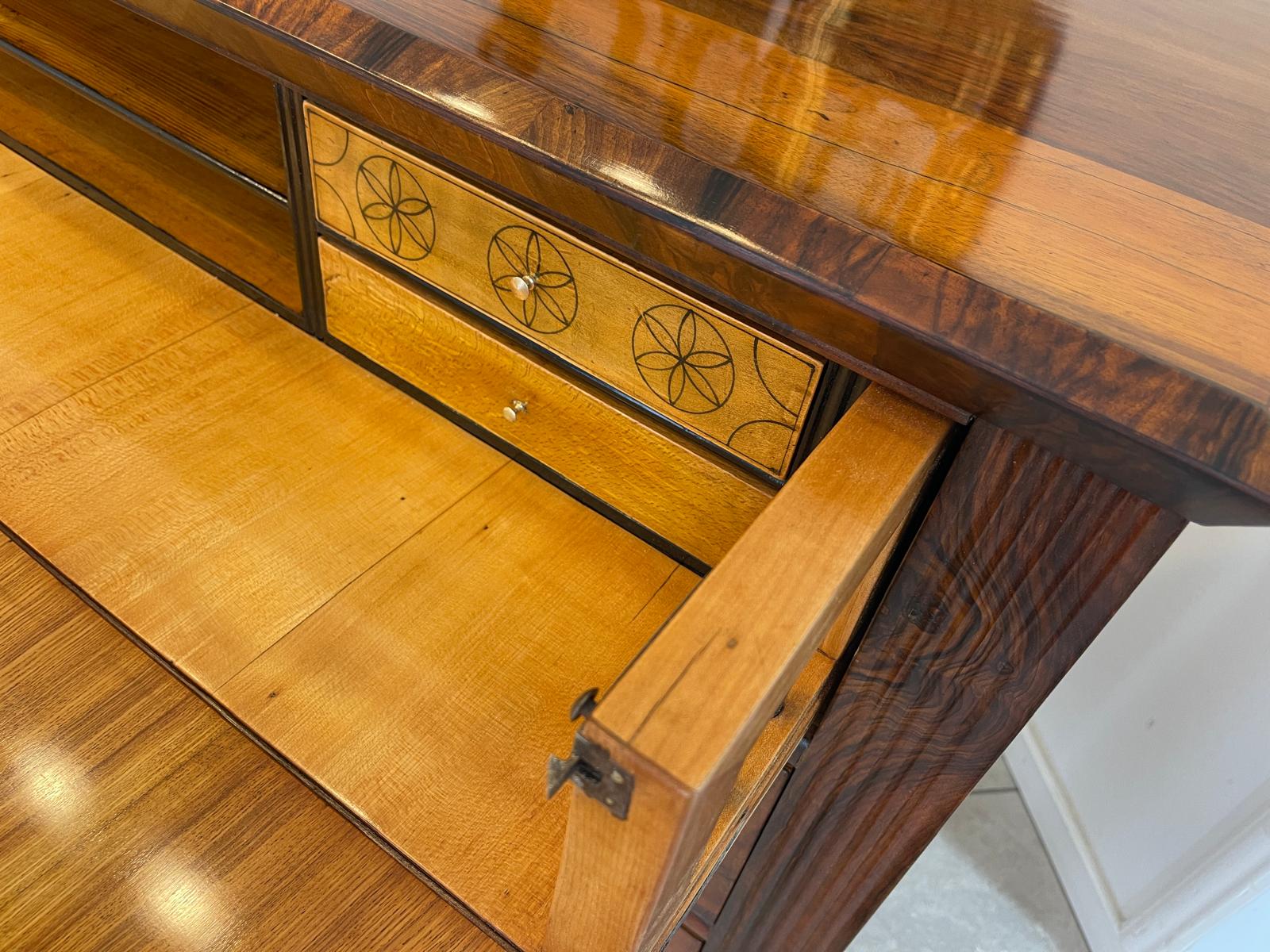 Restaurierte Biedermeier Schreibkommode Nussholz Antiquität G1313