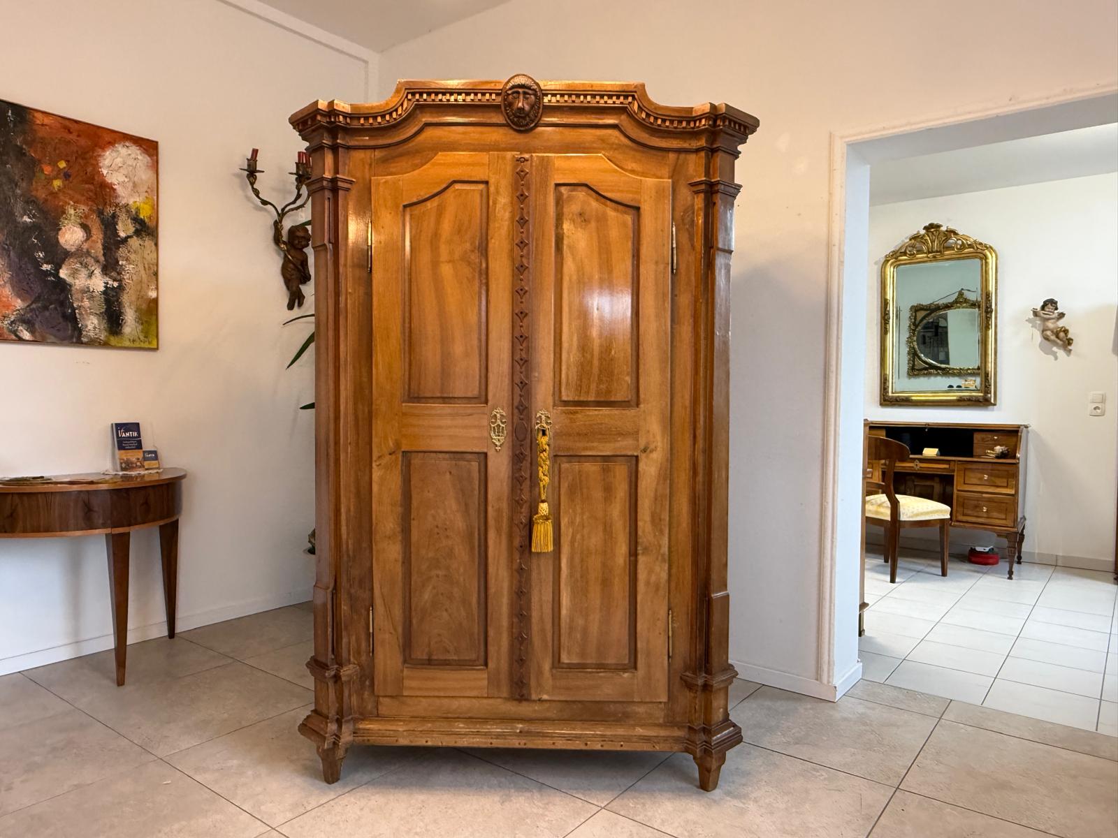 Authentischer Josefinischer Kleiderschrank Hallenschrank um 1780 G2237