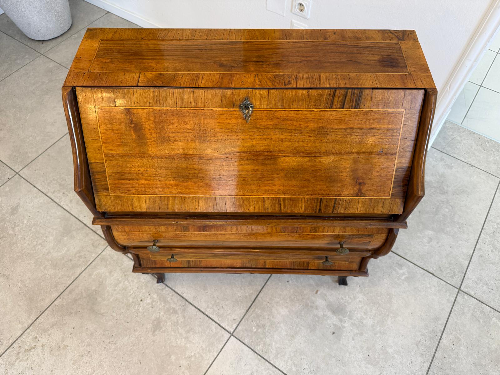 Sekretär Schreibsekretär Barockstil Stilmöbel Italien D2812