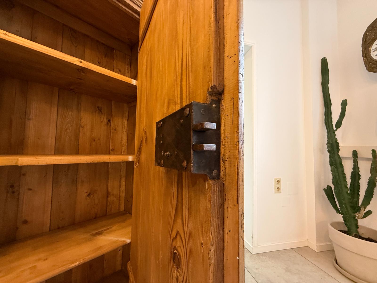 Barocker Brotschrank Almerschrank Vorratsschrank Bauernkasten Antik D1119