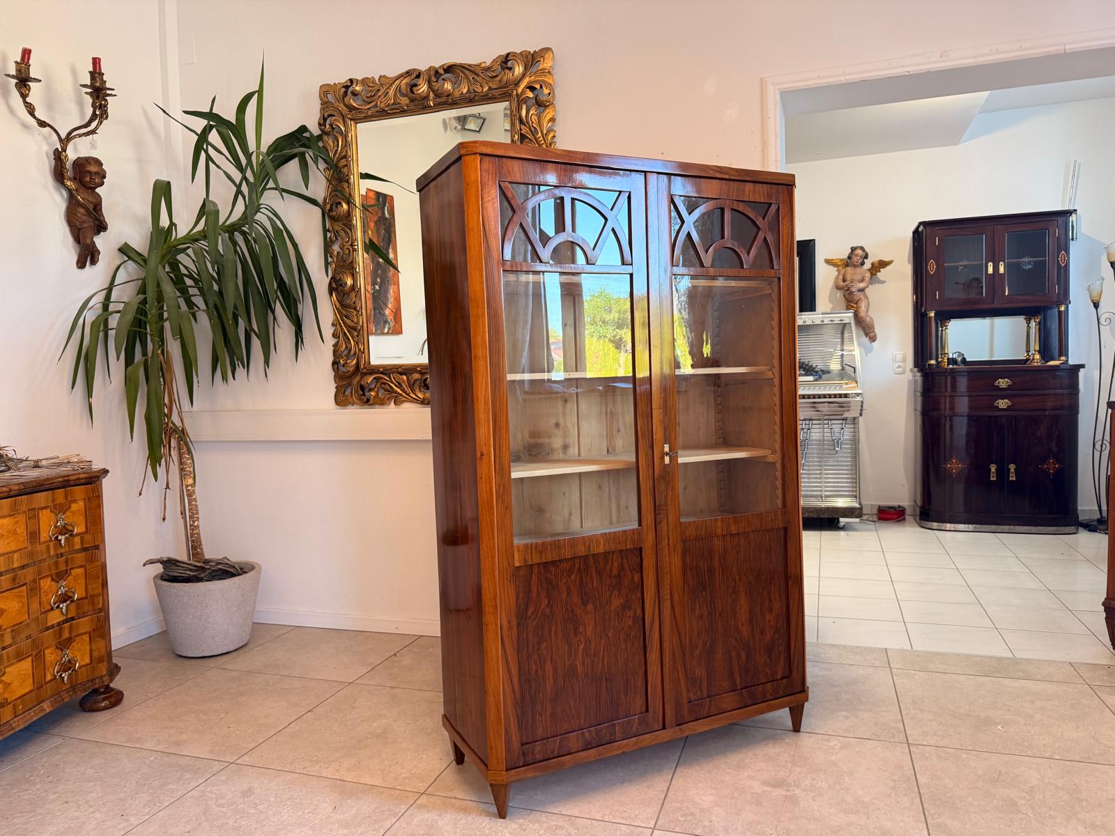 Biedermeier Vitrine Bibliothekschrank Nussholz Restauriert Antiquität D2766