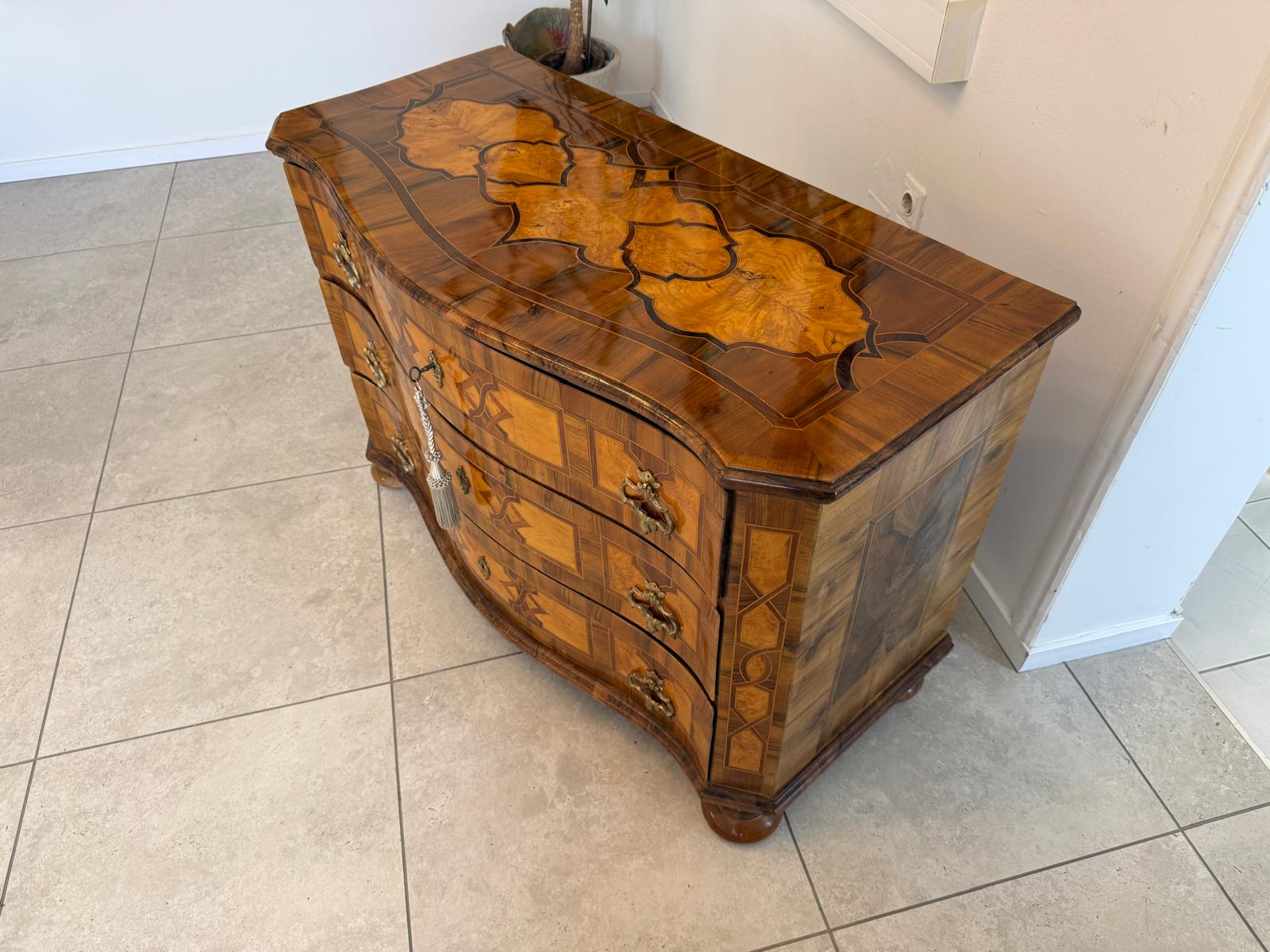 Barockkommode Original Nussfurniert Antiquität Restauriert D2601