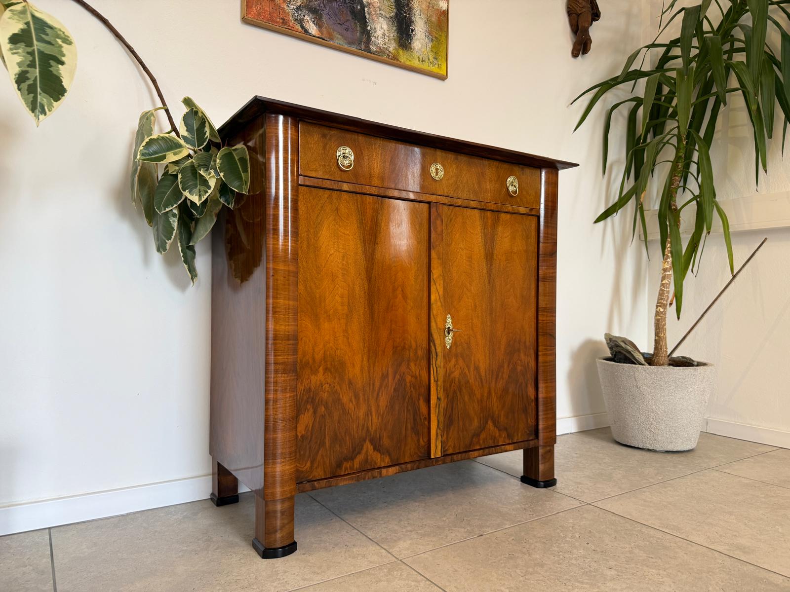 Biedermeier Trumeau Stil Nussholz Anrichte D2291
