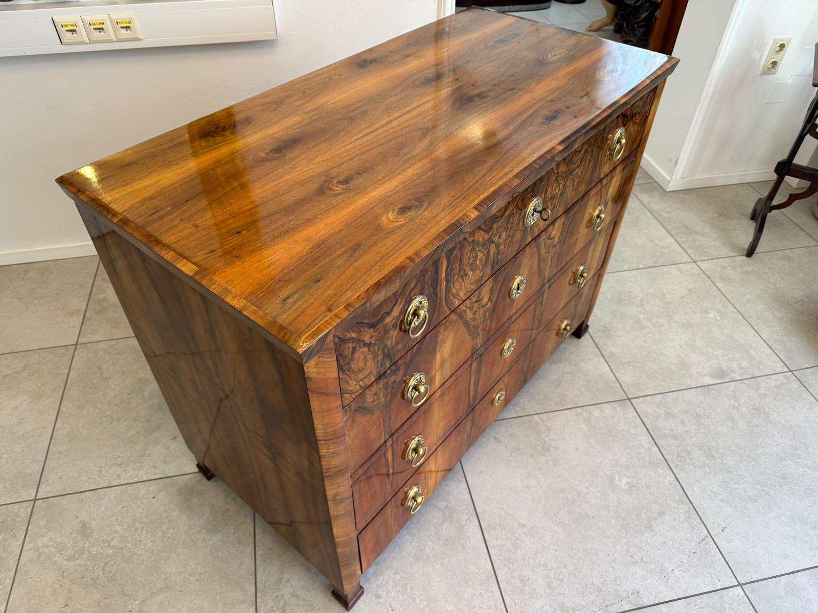 Biedermeier Kommode Nussholz Furniert Restauriert Antiquität um 1820 D2925