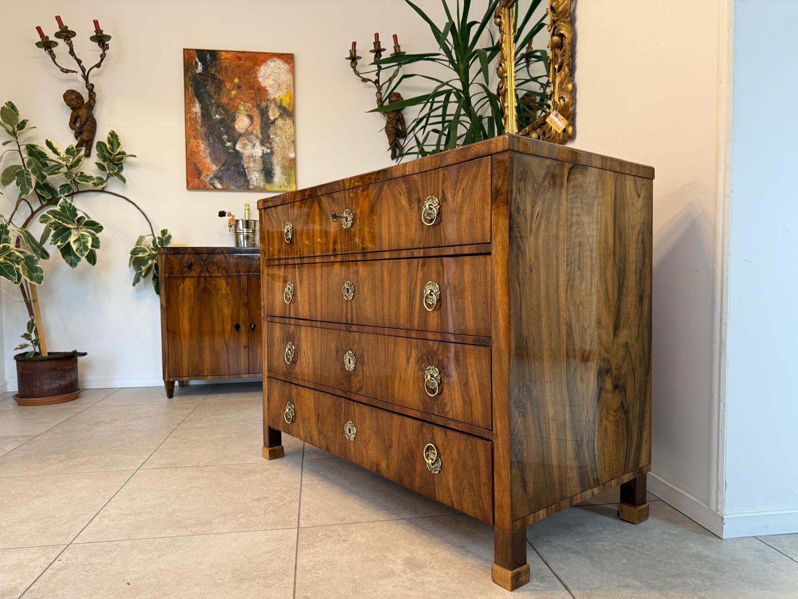 Sale Restaurierte Biedermeier Kommode Nussholz Antiquität 1840 G2048