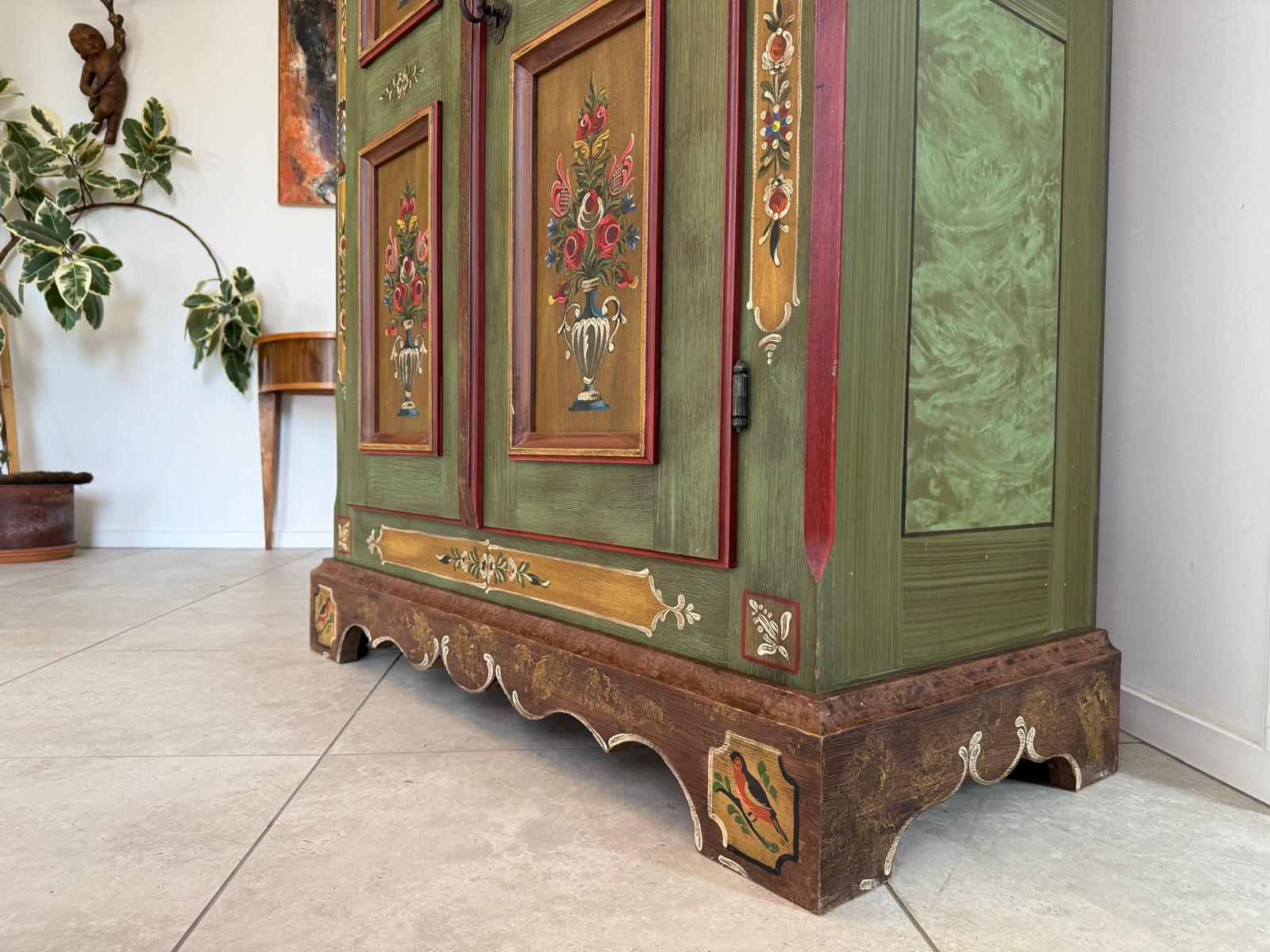 Originaler Voglauer Schrank Bauernschrank Anno 1800 Altgrün G2169