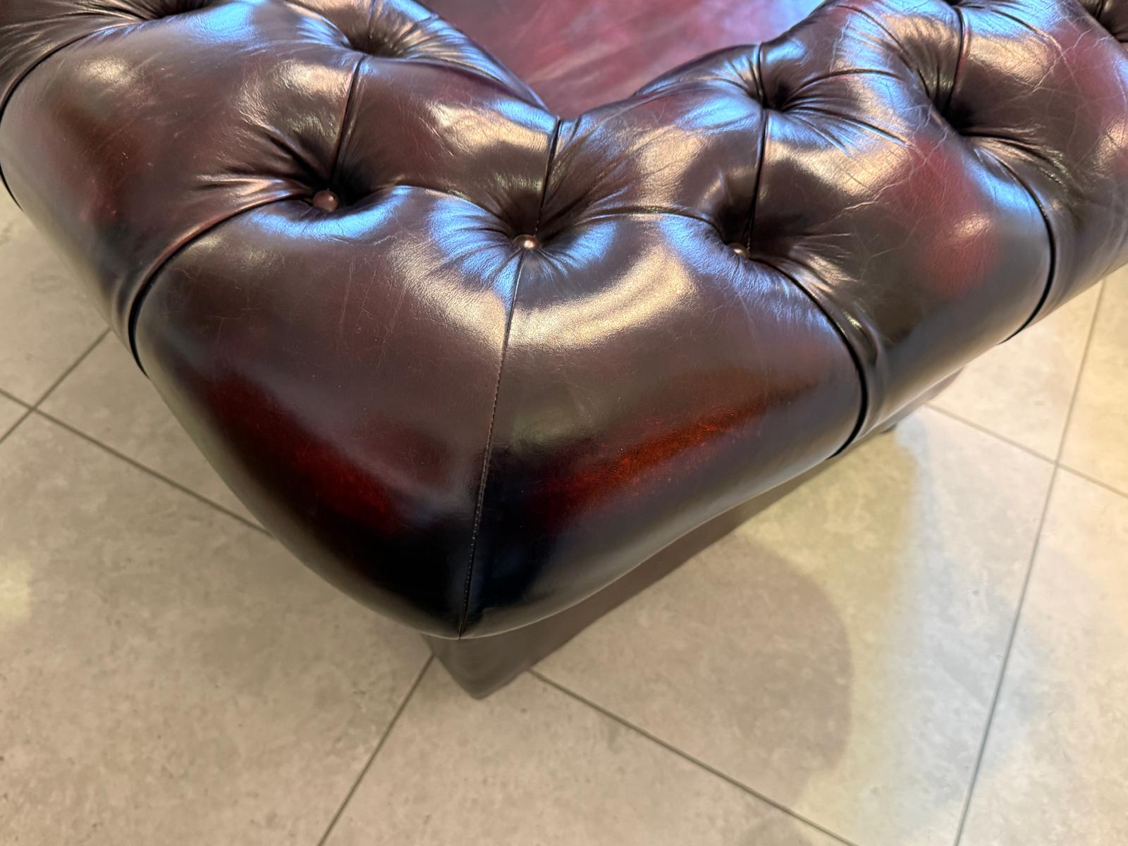 Chesterfield Ensemble 3 teilig Ledersofa Fauteuils Clubmöbel Cultmöbel D1110