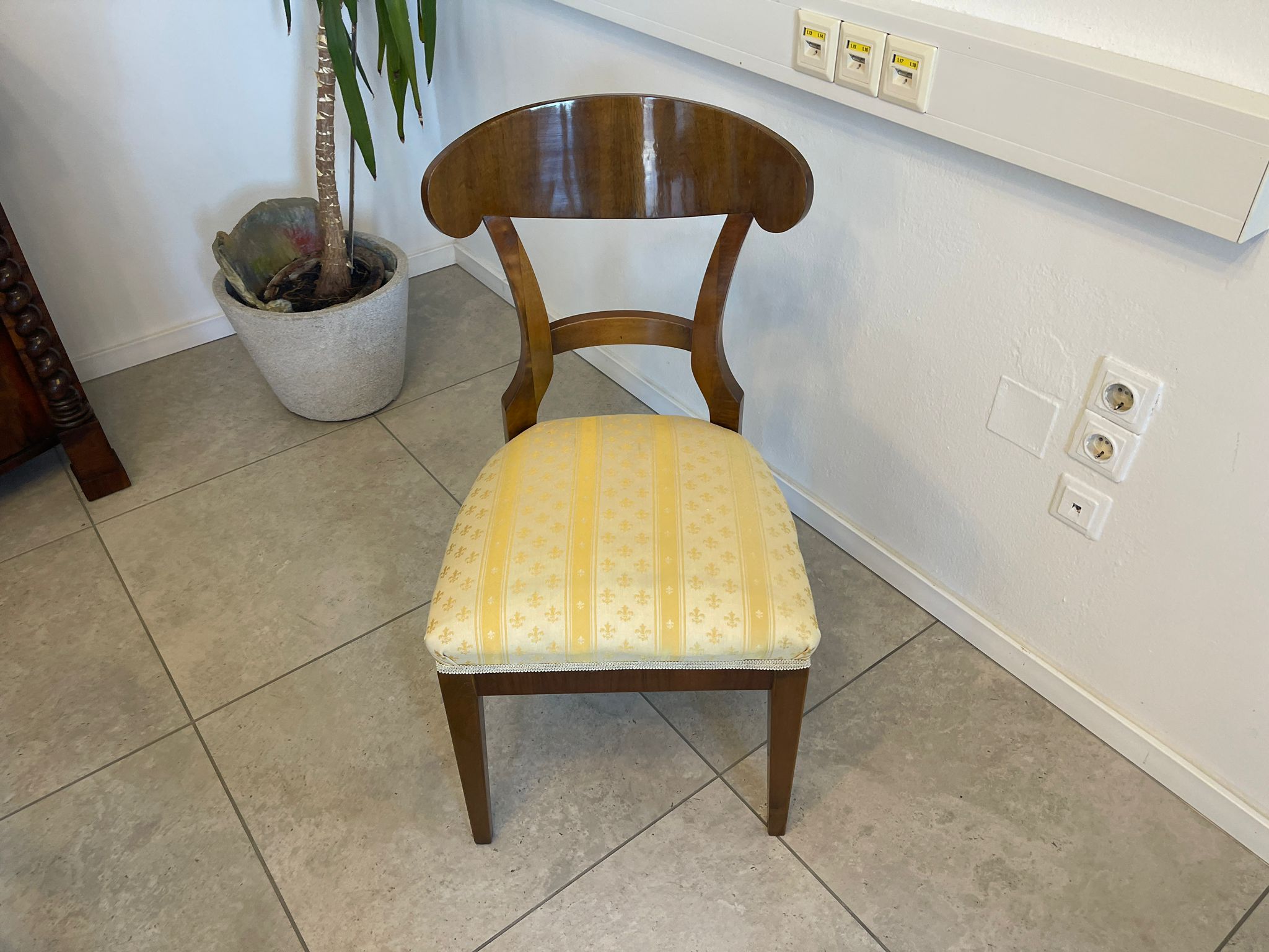 80a66214-5b7a-4d97-881e-5a26358fe85c Biedermeier Sessel Antik Nussholz Schaufelsessel Original A5043