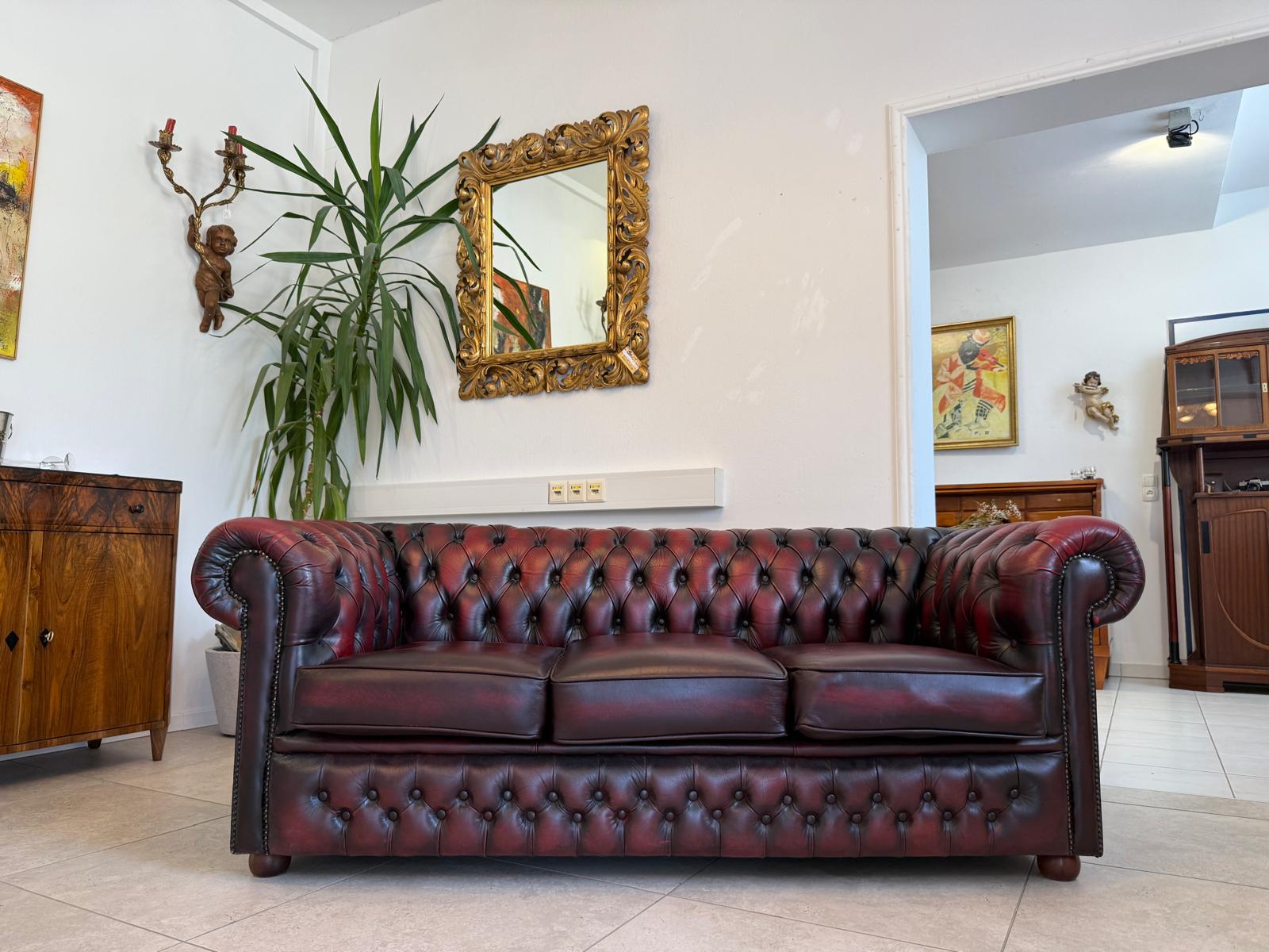Chesterfield 3er Clubsofa Diwan Couch Oxblood Kultmöbel G1948