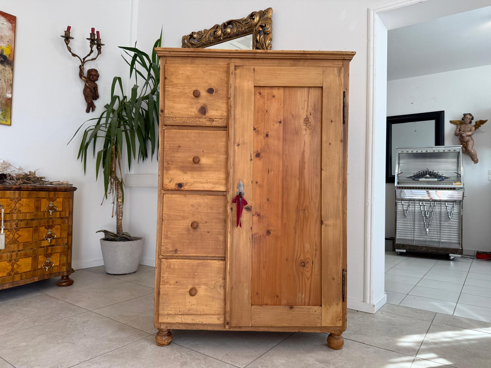 Uriger Biedermeier Brotschrank Almerschrank Speiskasten Bauernkasten D2783
