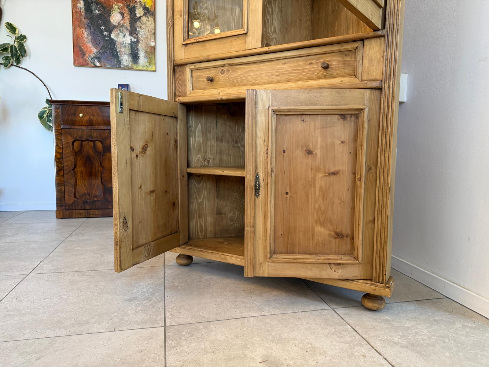 Eckschrank Eckvitrine Naturholz Gründerzeit Stil D2492