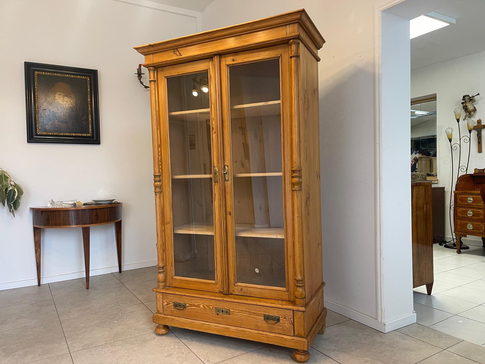 Bäuerliche Vitrine Bauernvitrine Bauernschrank Naturholz Bücherschrank Bauernmöbel G1155