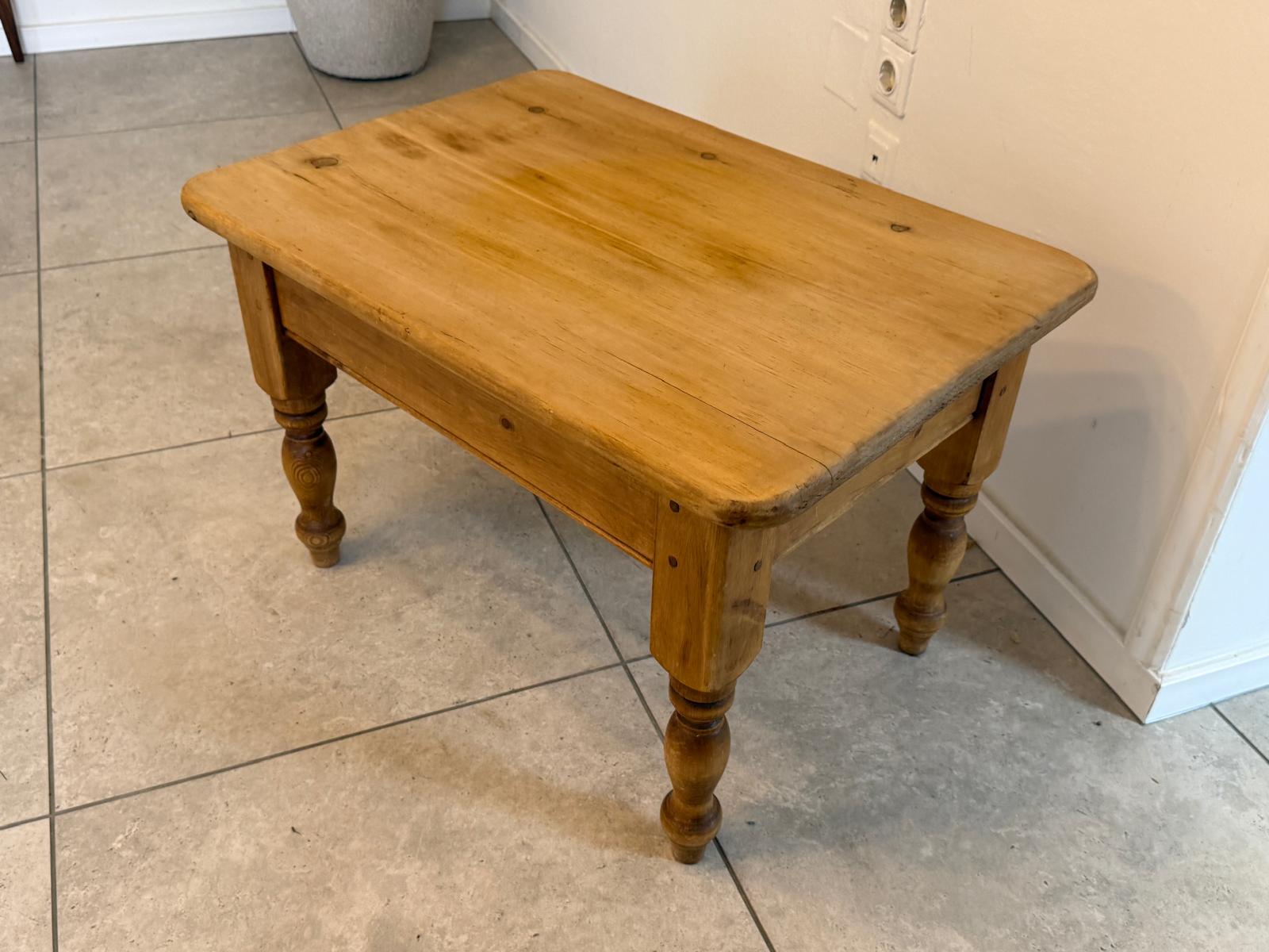 Massiver Couchtisch Bauerntisch Wohnzimmertisch Bauernstube D1057