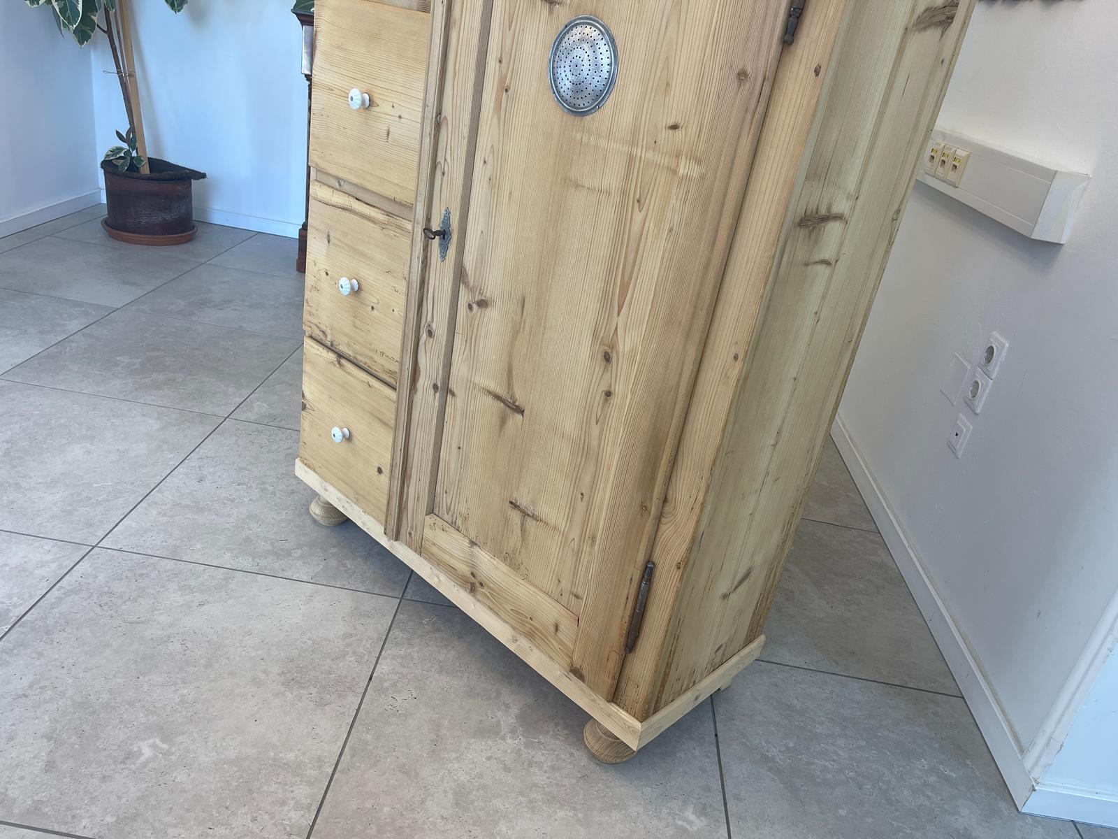 8e49a2ca-90a7-4eb4-82ad-fcaf40bab770 Biedermeier Brotschrank Almerschrank Speiskasten A4968