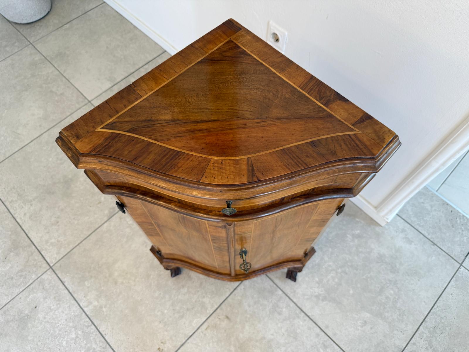 Stilvolle Eckanrichte Eckkommode Anrichte Barockstil G1767