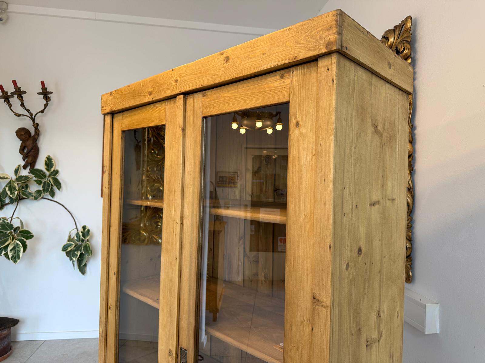 Antike Weichholz Bauernvitrine Vitrine Naturholz Glasvitrine Alte Bauernmöbel D2283