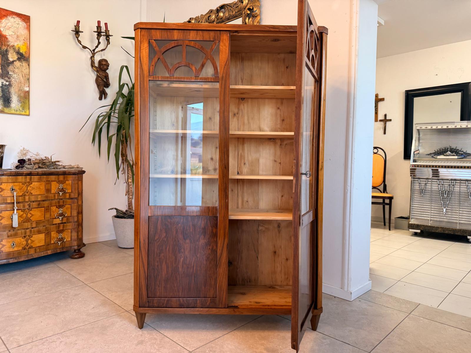 Biedermeier Vitrine Bibliothekschrank Nussholz Restauriert Antiquität D2766