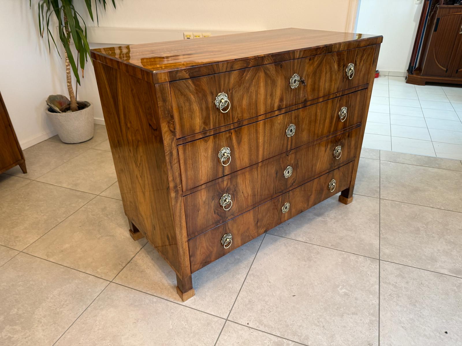Sale Restaurierte Biedermeier Kommode Nussholz Antiquität 1840 G2048
