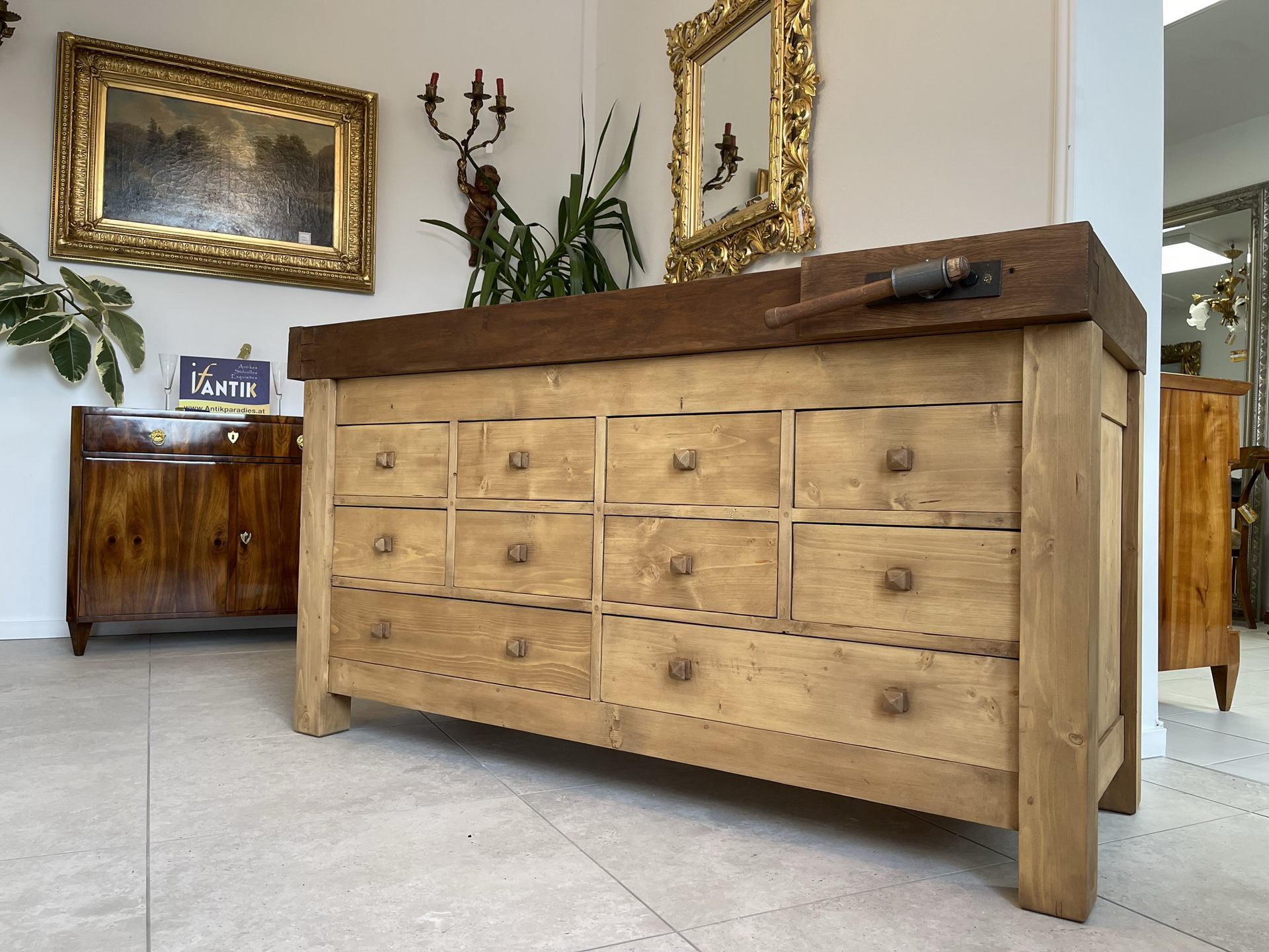 barock-biedermeier_114iselYAXpiC9VK Urige Antike Hobelbank, Alte Werkbank aus Eichenholz mit Ladenelement B1192